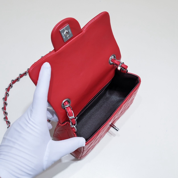 シャネルバッグ着用イメージ